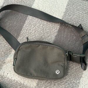 Lululemon Fany pack